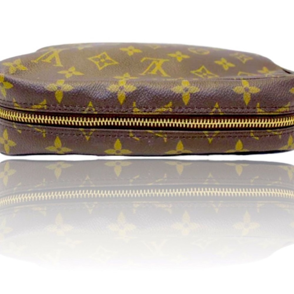 Genuine Louis Vuitton Trousse 23 Unisex 
Brown Monogram Canvas Cosmetic Bag